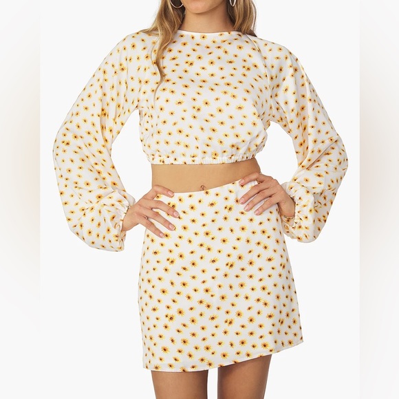 NWT WeWoreWhat Mini Slip Skirt in Ditsy Daisies Print - Picture 3 of 6